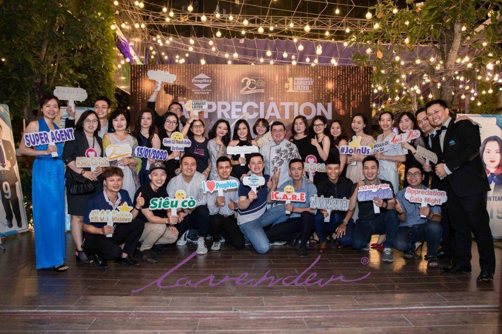 Lợi ích của việc chụp ảnh year end party sự kiện ở Hà Nội